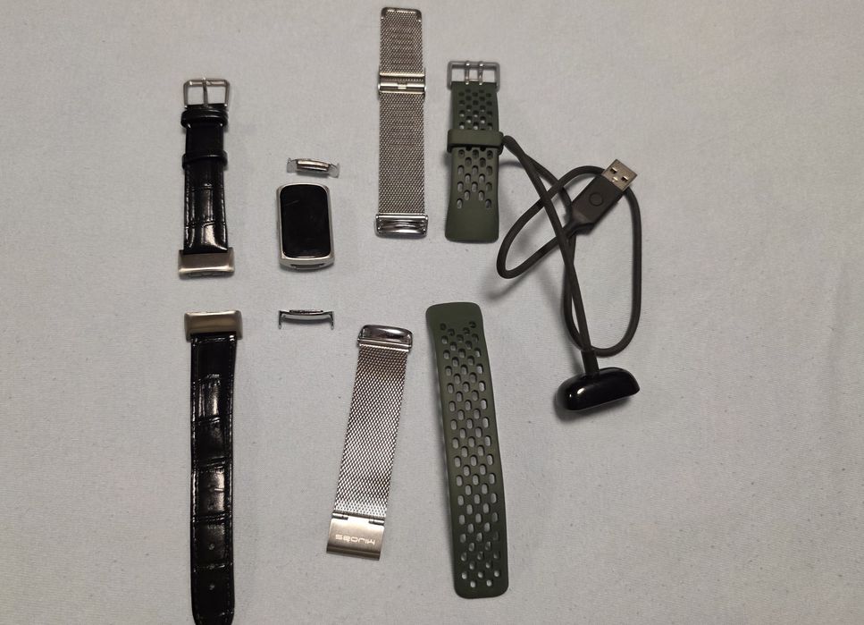 Fitbit Charge 6 silver