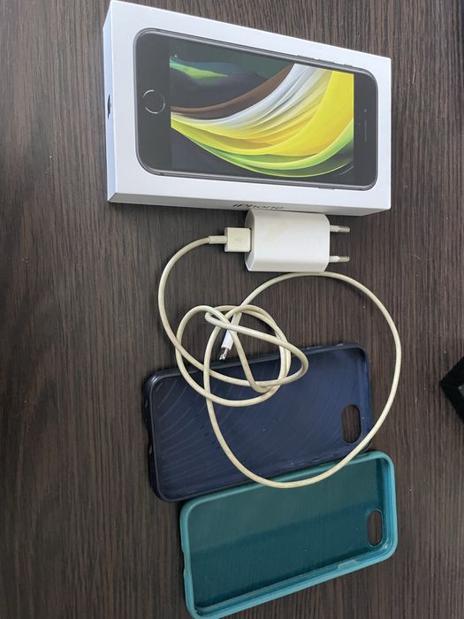 Телефон Iphone SE 2020