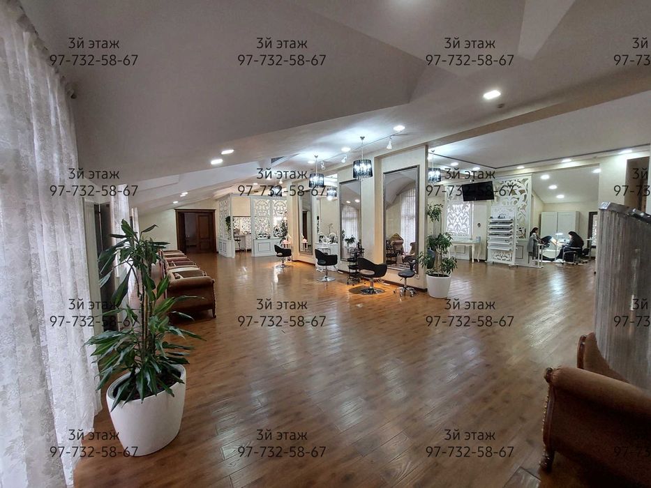 Продаётся нежилое здание вдоль дороги центр, своя парковка на 35 машин