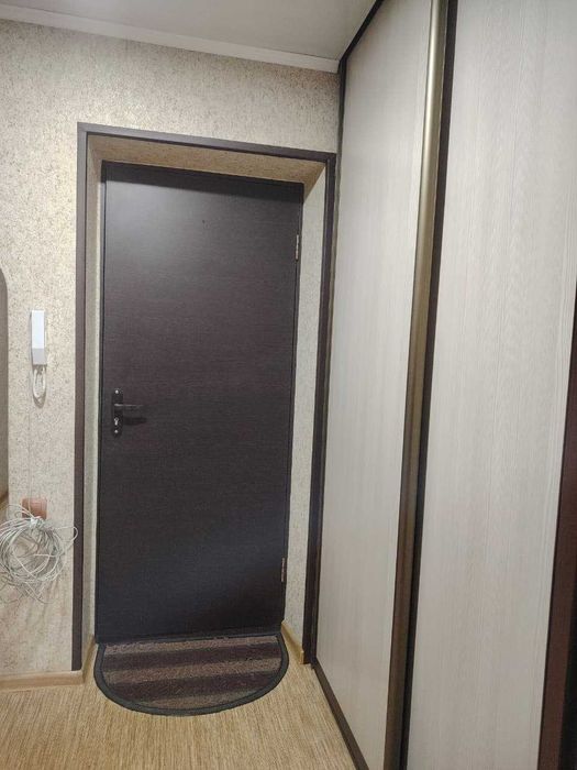 Продам однокомнатную квартиру на 1/9 39кв.ул.На.им.Славского 54