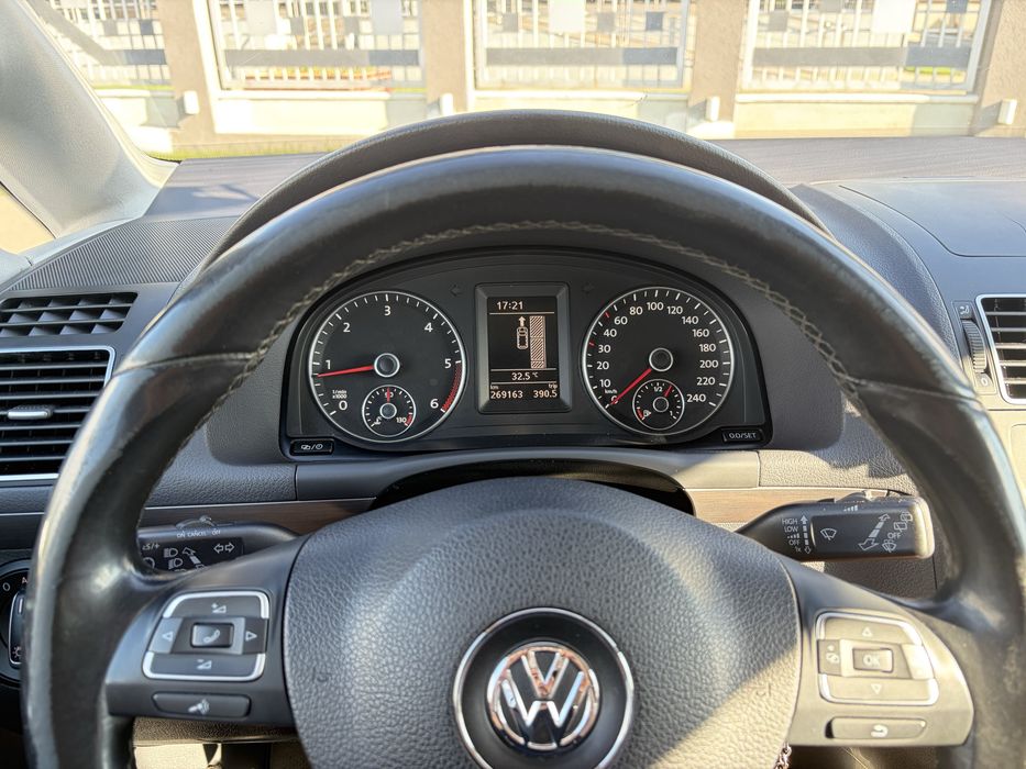 Volkswagen Touran 2012