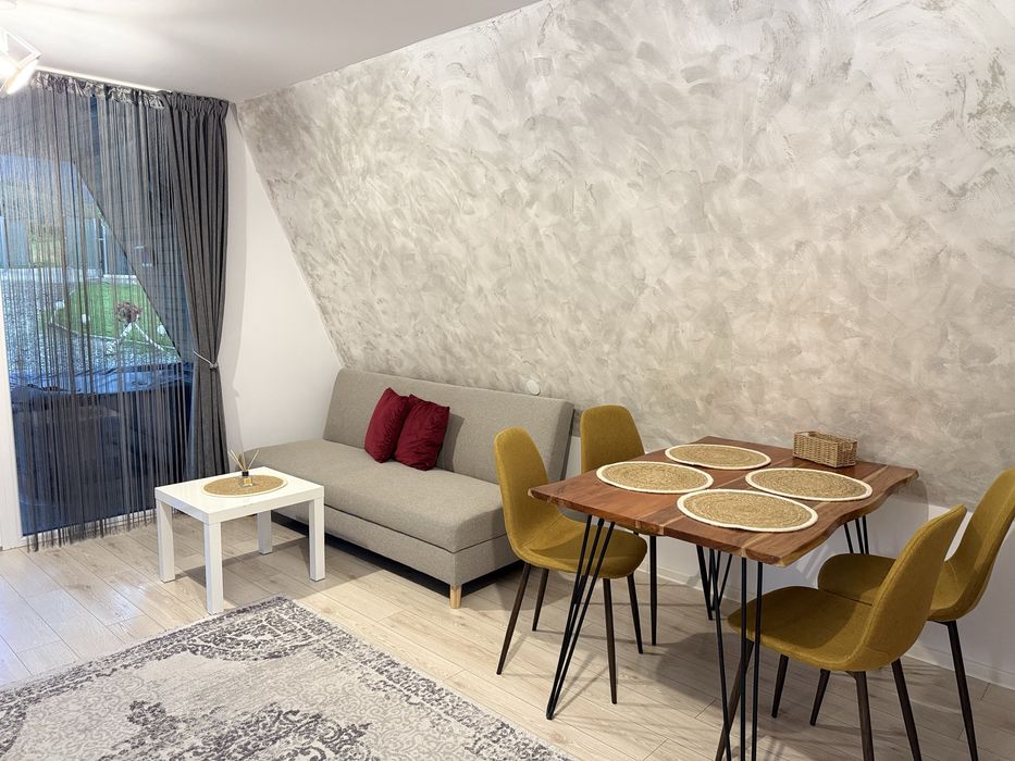 Cabana A-Frame cu jacuzzi & priveliști montane în Sibiel