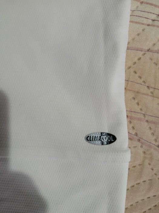 Суитчър на Адидас с къс ръкав