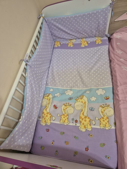 Patut bebe 120/60cm cu sistem de leganare si sertar culoare mov.