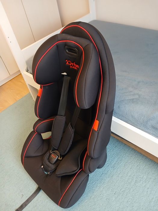 Scaun auto 2Drive (9-36 kg) – Complet, curat, stare foarte bună