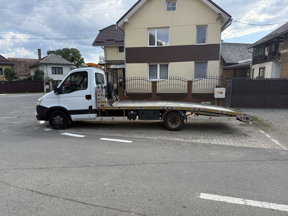 Autoplatforma iveco 35C15; 5.2m; 2014; perne; A/C