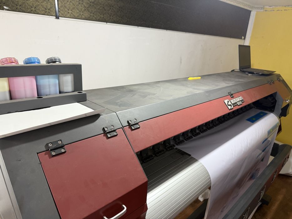 широкоформатный принтер для печати баннеров