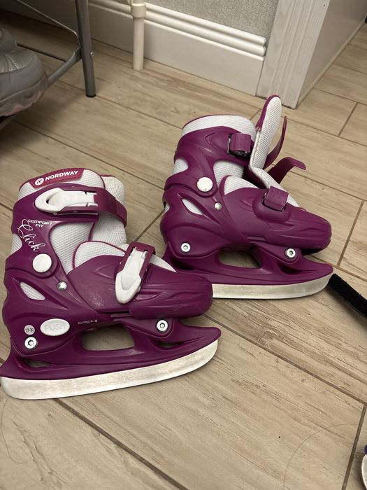 Продам коньки детские на девочку бу в хорошем состоянии 27-30размео