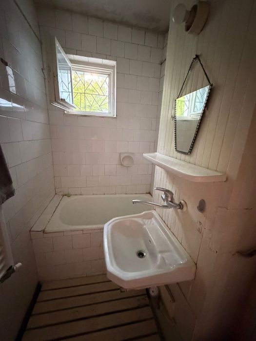 Dau în chirie apartament 3 camere - parter - loc de parcare inclus