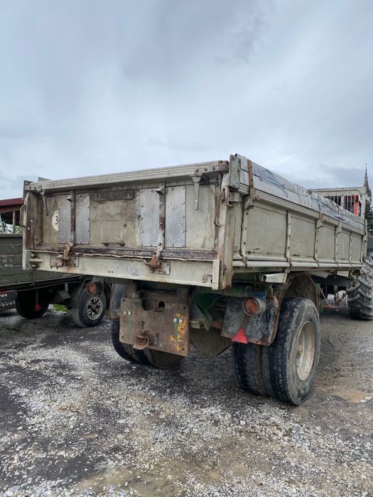 Remorca basculabila pe 3 parti 15 tone, 4.50 m x 2.20 m