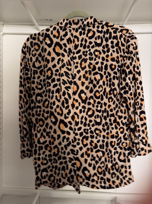 Jacheta subtire animal print Bershka