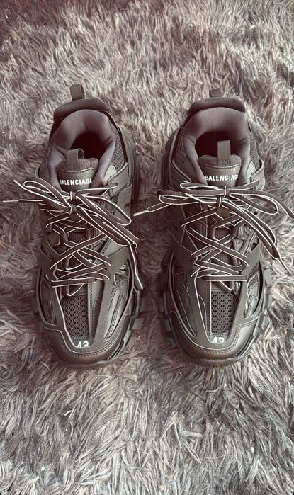 Balenciaga track