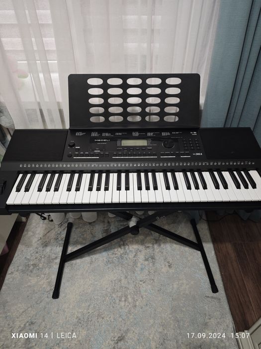 Продам синтезатор