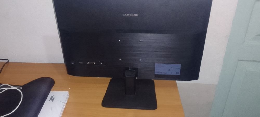 Продам монитор от самсунг 60hz