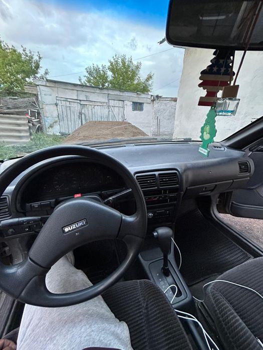 Suzuki swift 1993 года