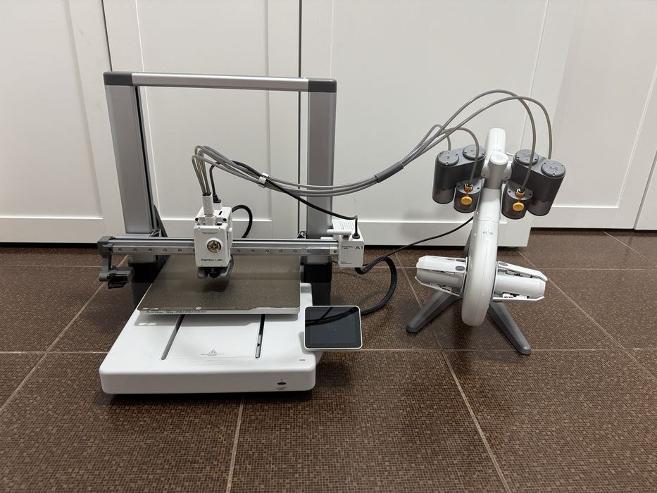 Imprimanta 3D BambuLab A1 cu AMS