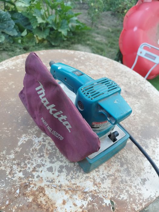Виброшлайф Makita 520w