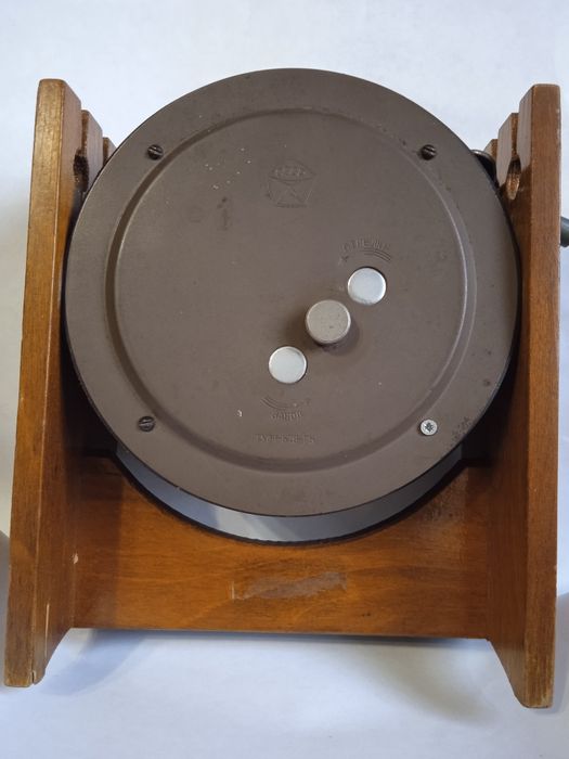 Часы Весна настольные СССР.