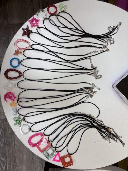 Кулон из смолы. ручная работа