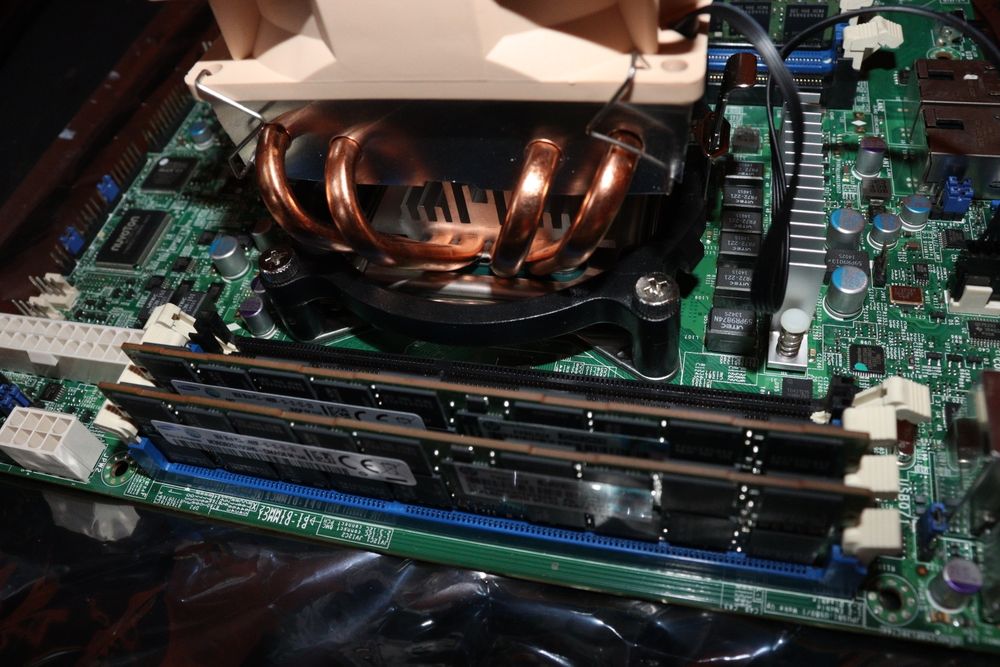 Kit Ws/Server Placa de baza SuperMicro X9SRI-F + Xeon E5-2695 V2 12Cores 2.4/3.2GHz + 64Gb DDR3 1866MHz + Bonus Cooler 4Copper Heatpipes 4p pwm