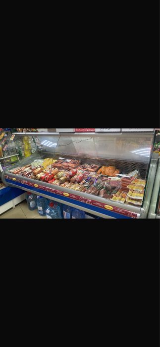 Продам холодильную витрину