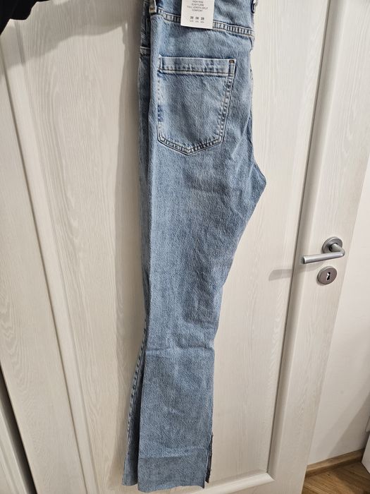 Blugi noi Zara Slim Flare