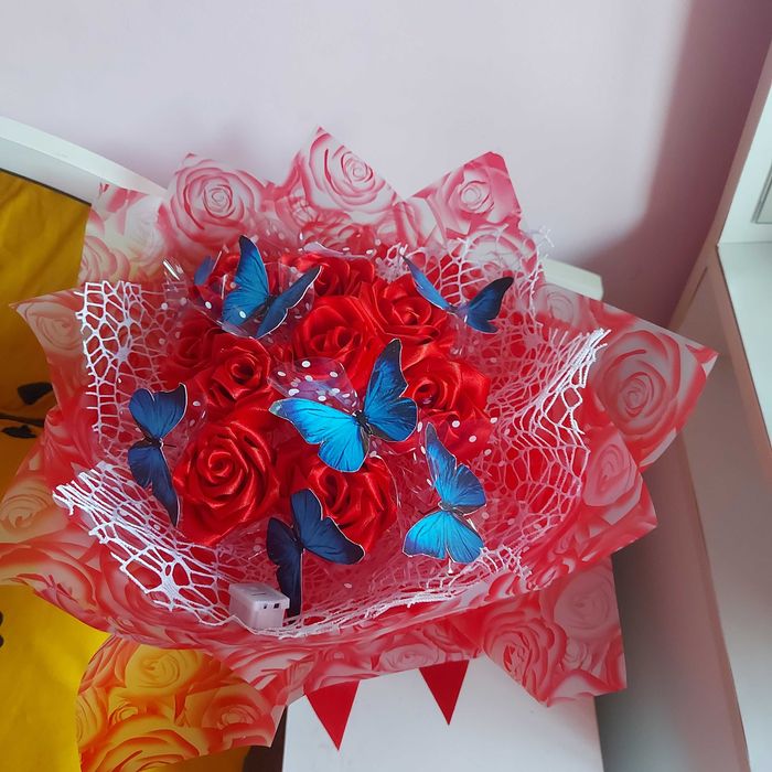 Букет от светещи пеперуди