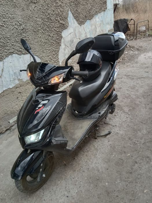 Продам два скутера