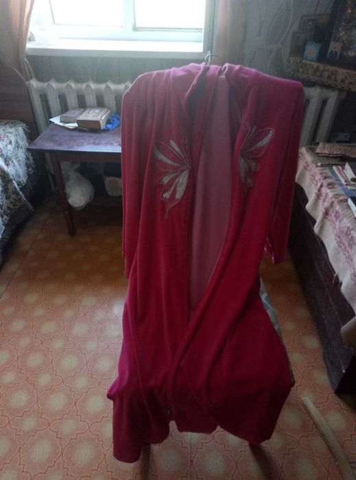 продам женские вещи.