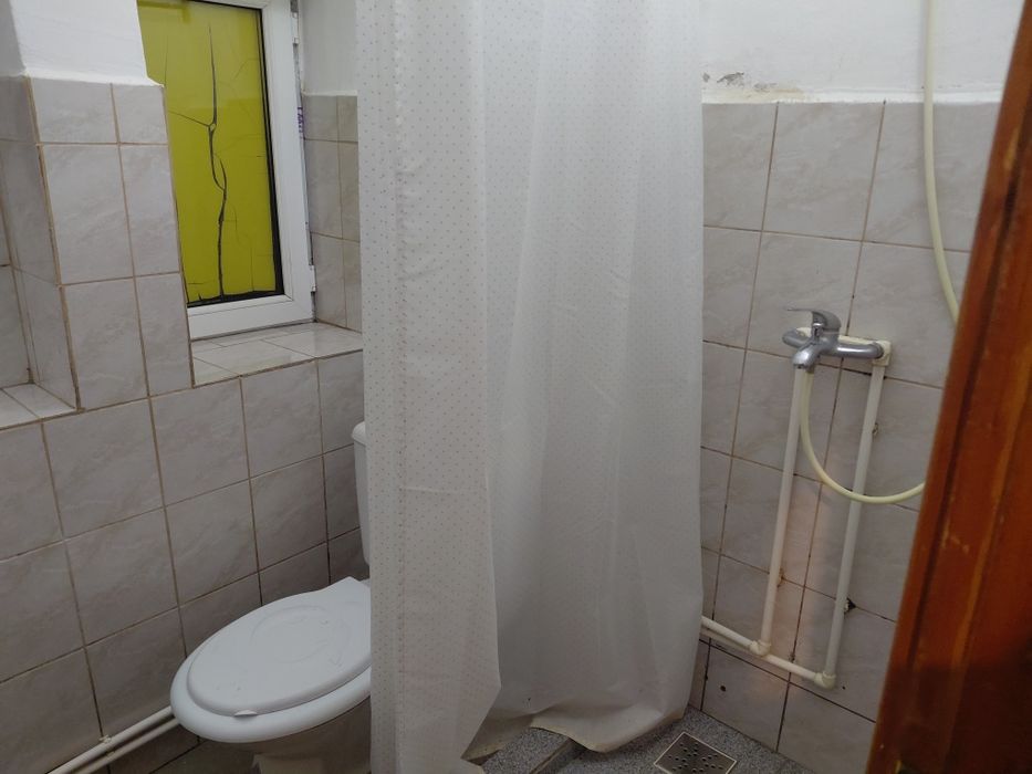 Închiriez Garsonieră