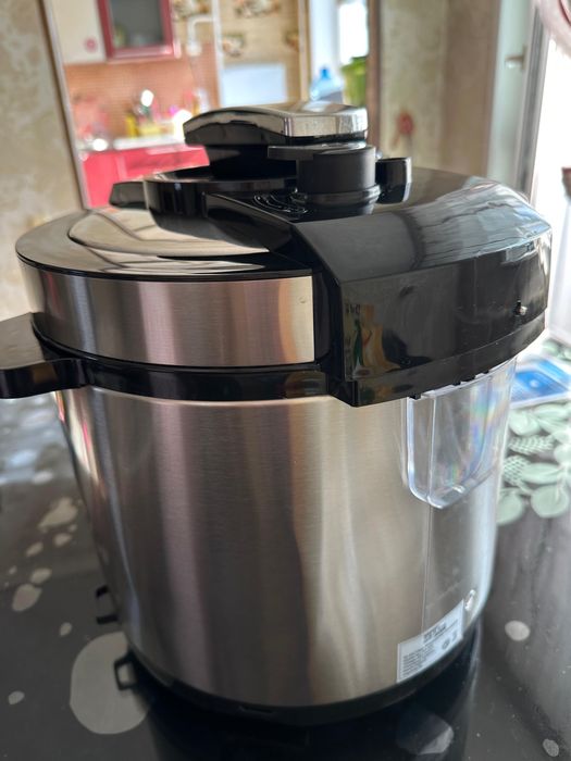 Продаю мультиварку в новом состояний