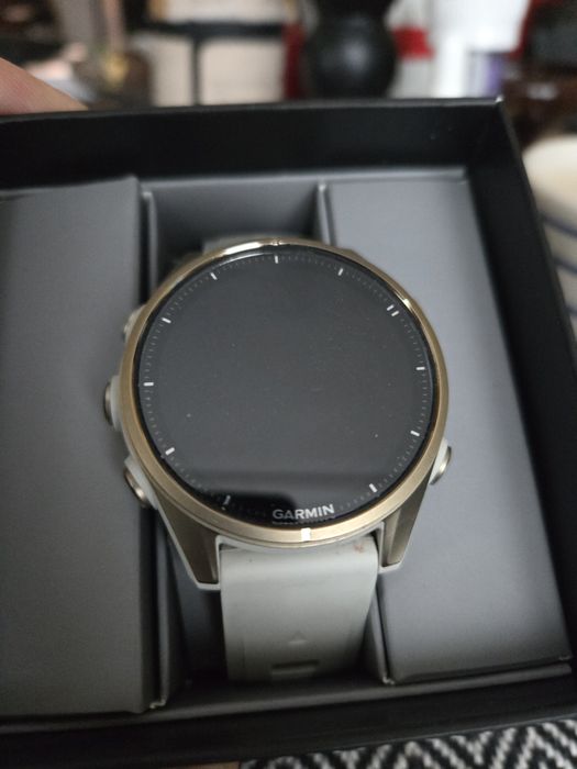 Garmin Fenix8 43 mm Amoled златен