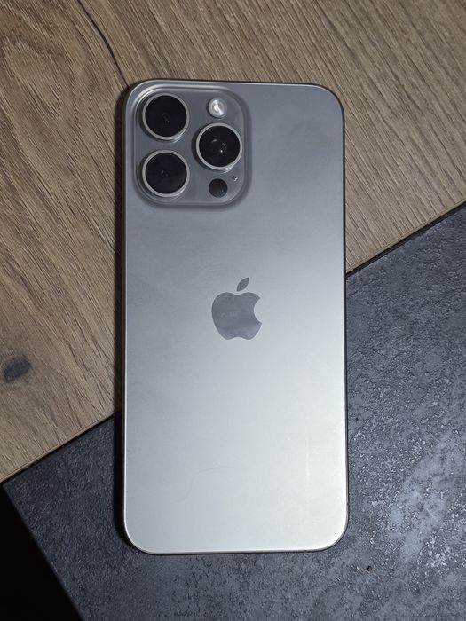 Iphone 15 pro max 256GB + Apple watch 10 46mm