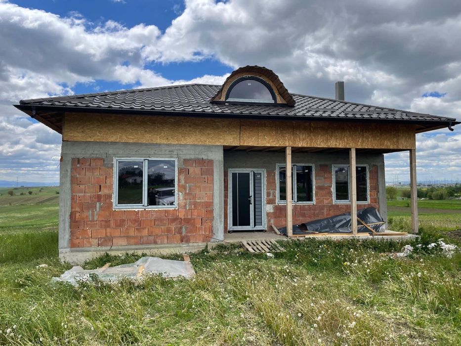 Casa Ipotesti 8 ari de teren