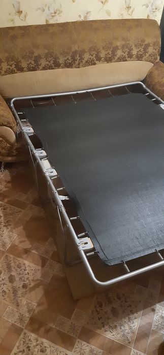 Продам диван и два кресла