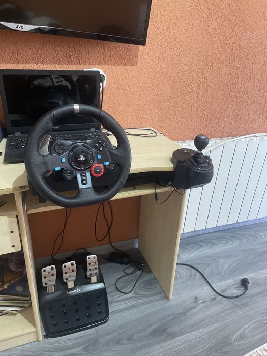 Продавам волан logitech g29 +shifter