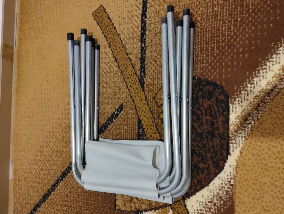 Стульчики раскладные новые.