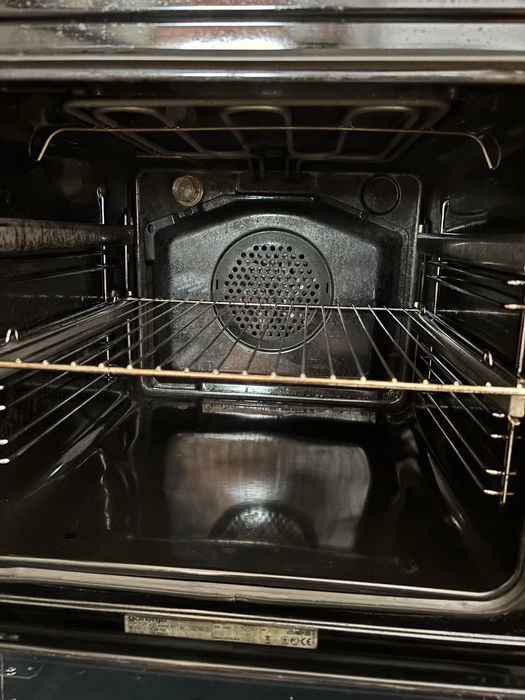 Cuptor electric Gorenje cu ventilatie si grill