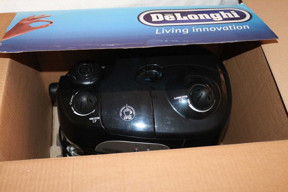 Vand cafetiera expresor DeLonghi BCO 130