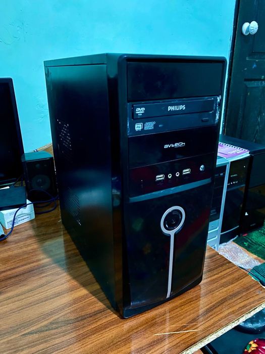 Комплект компютер сотилади