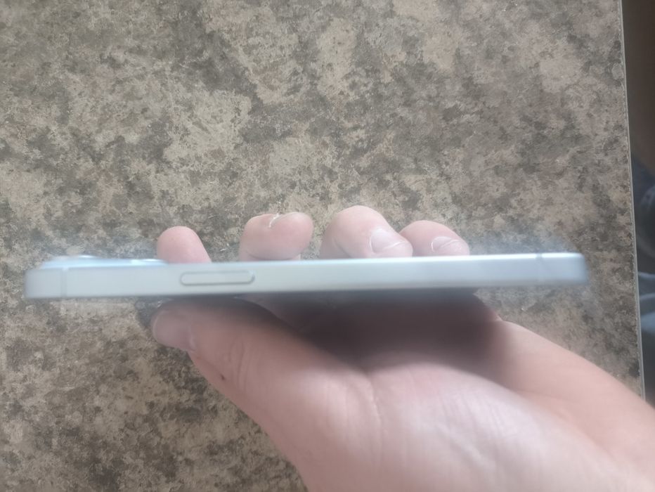 Iphone 15 в идеальном состоянии