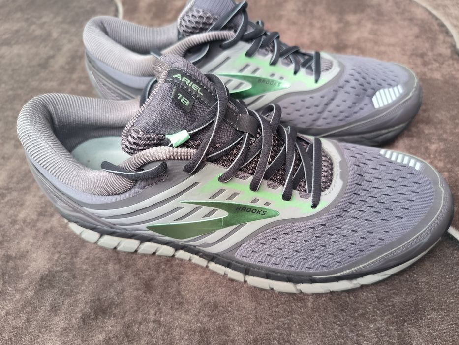 Brooks номер 45,5 мъжки маратонки