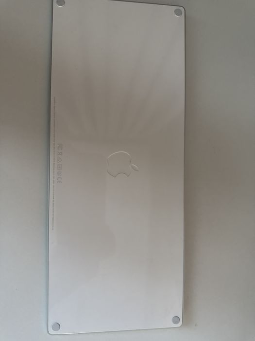 Продам клавиатуру apple magic keyboard оригинал с коробкой