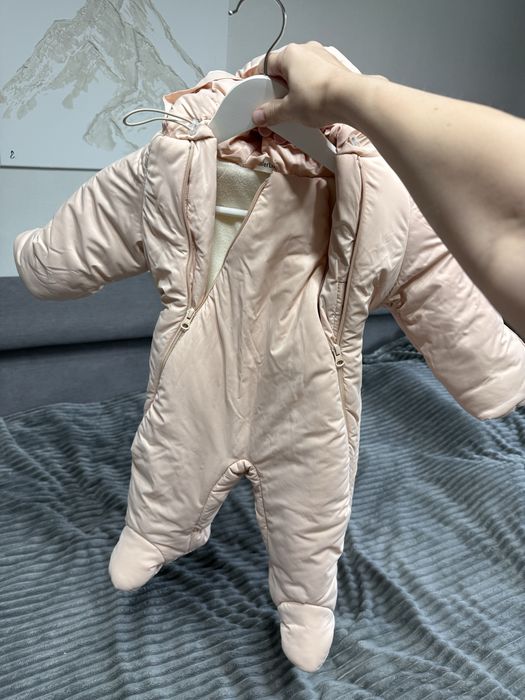 Продам зимний комбинезон для девочки