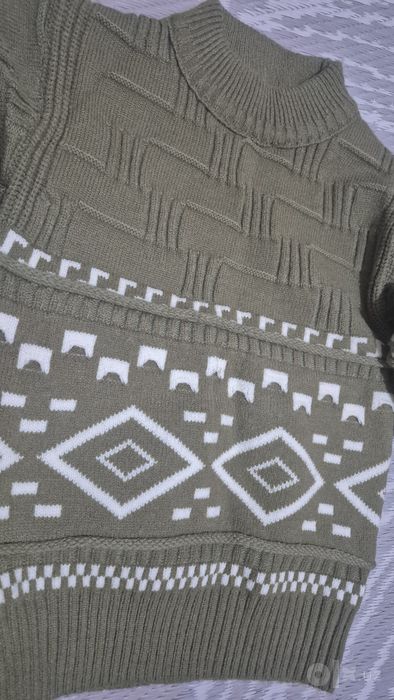 Продаётся детский свитер