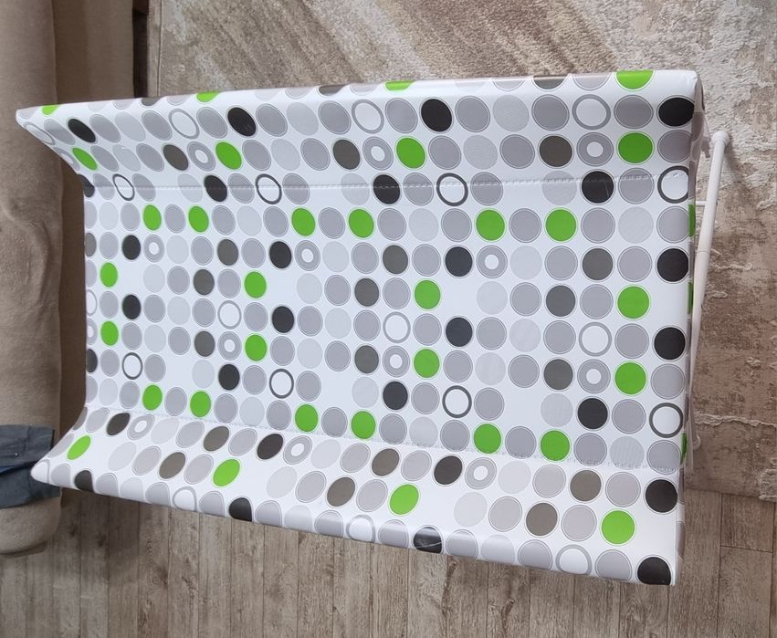 Cadita cu suport pentru bebelusi