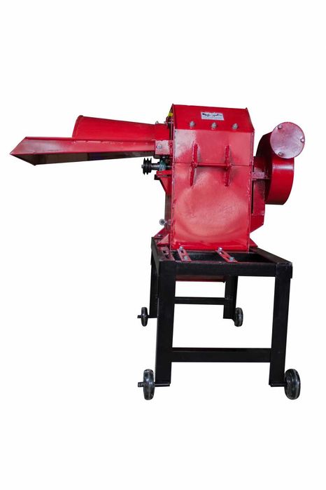 Tocator de furaje si cereale 400-30 cu turbina si ciclon, motor inclus Productivitate furaje	400 – 1000 kg/ora