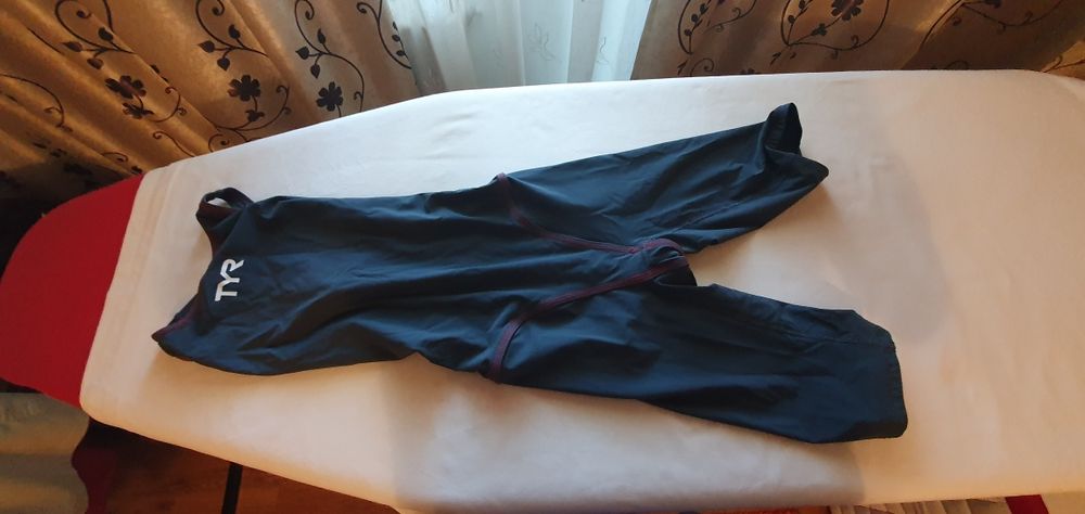 Costum competitie inot TYR marimea 28