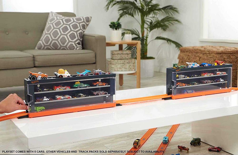 Интерактивная витрина Hot Wheels с 8 машинками
