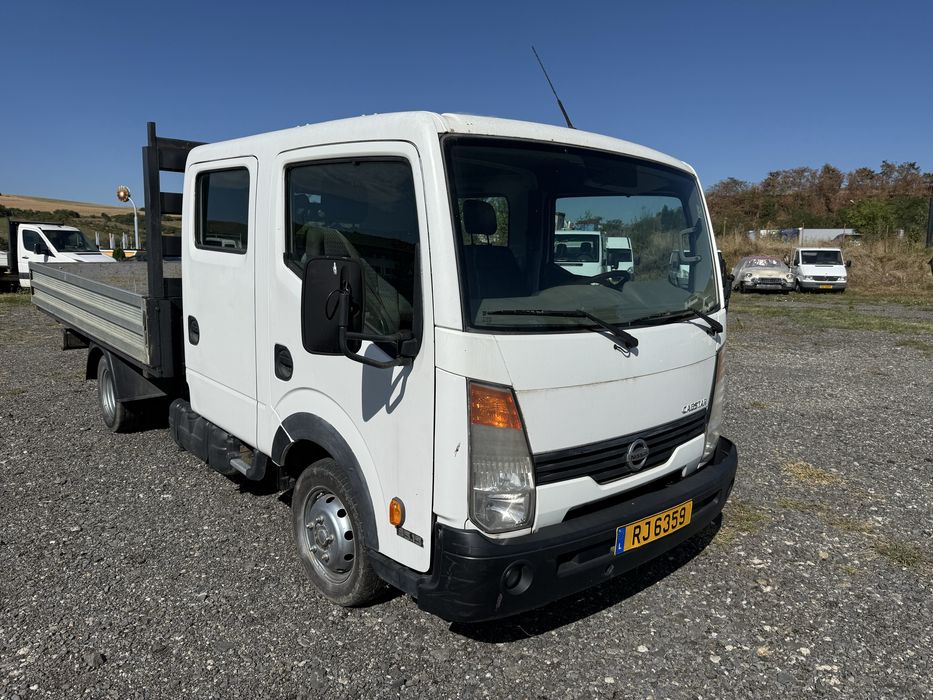 Nissan cabstar 6 locuri